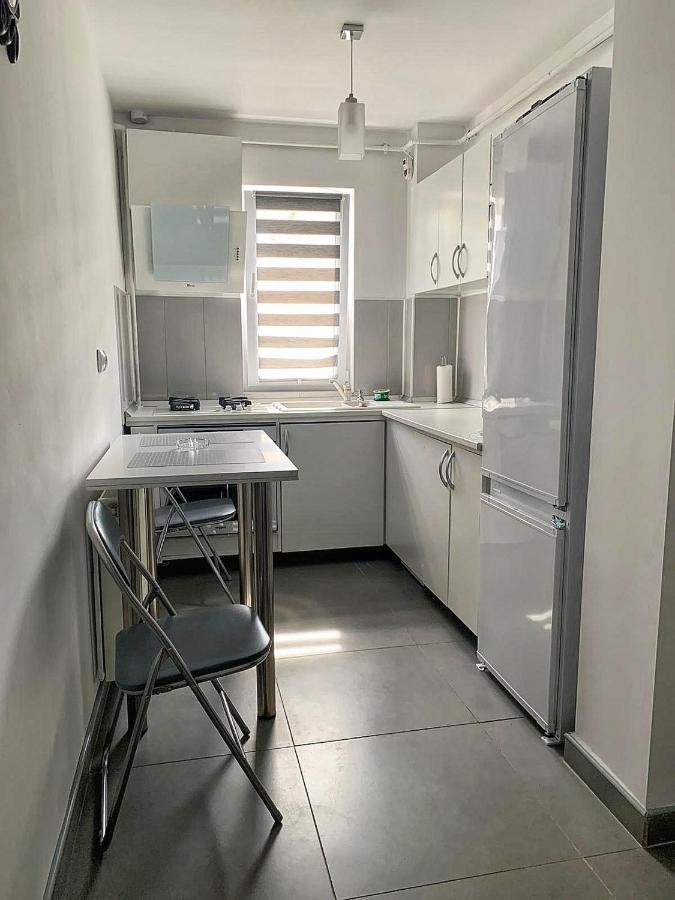 White & Elegant Luxury Apartament Apartman Craiova Kültér fotó